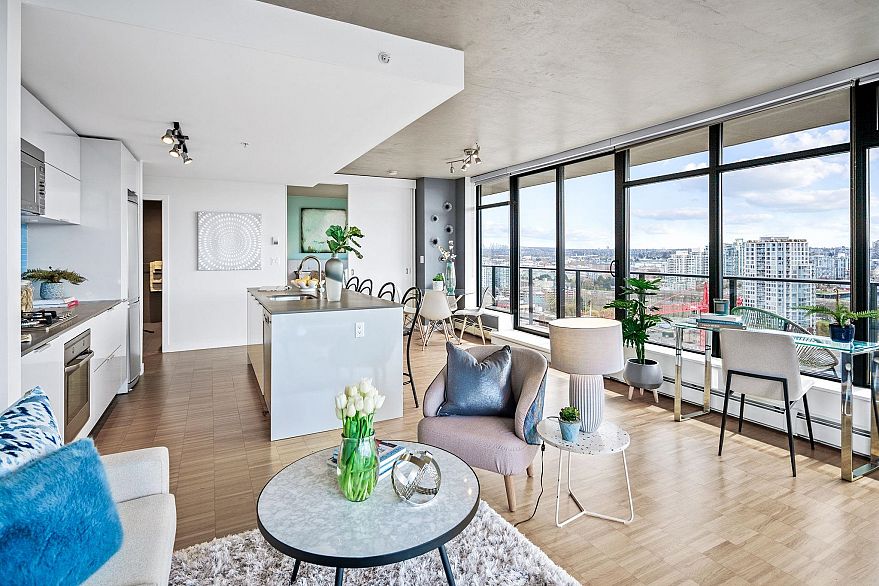 2105 108 W Cordova Street