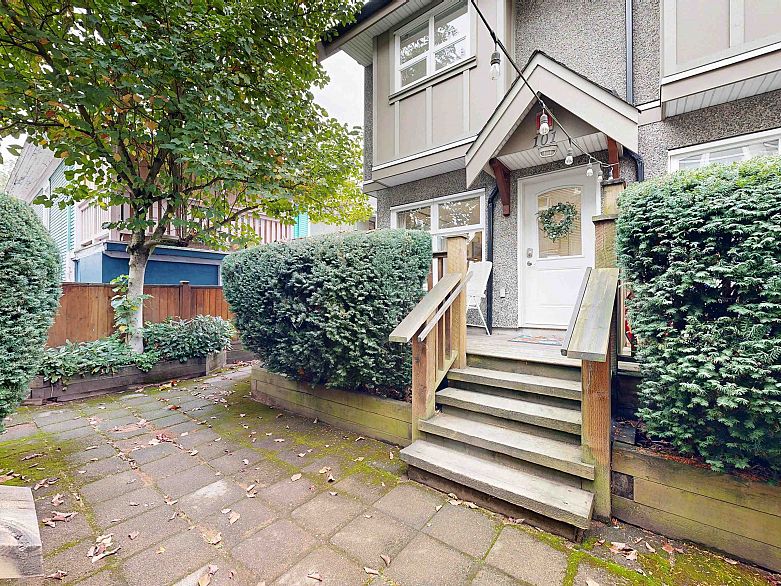 101 1672 E Pender Street