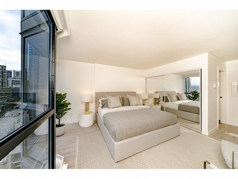 1002 1415 W Georgia Street