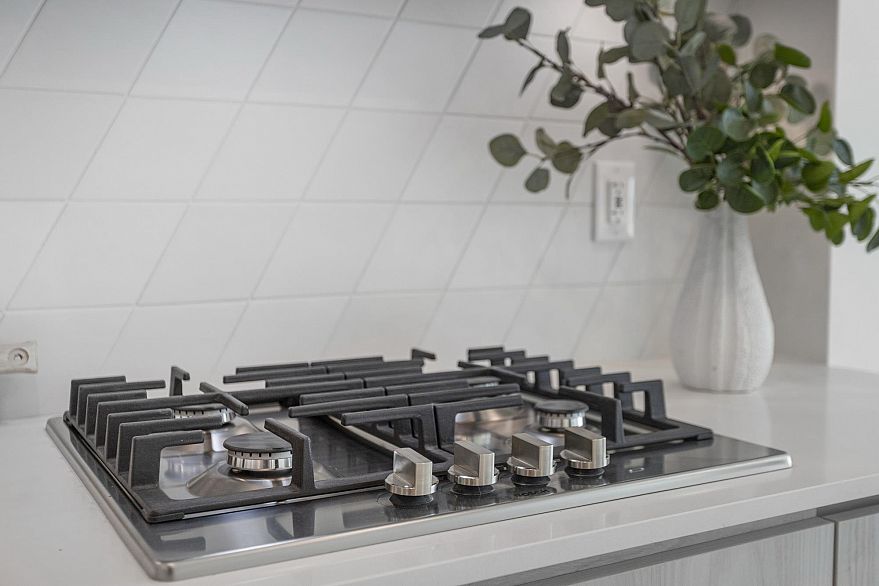 206 3264 Vanness Avenue