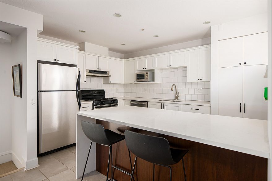 1732 E Georgia Street