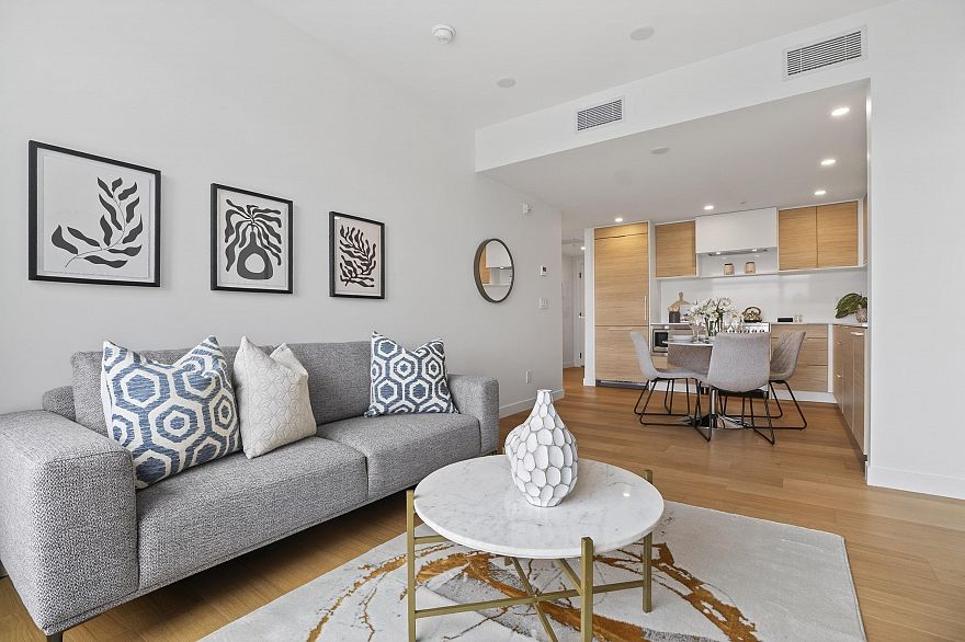 406 6485 Manitoba Street