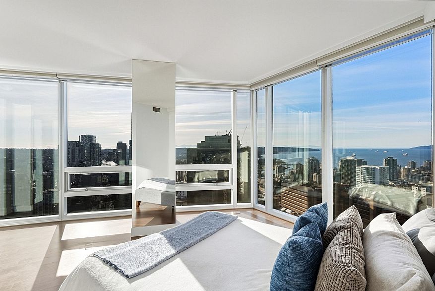 3404 938 Nelson Street