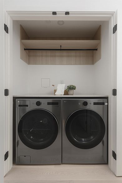 1 2755 W 11th Avenue