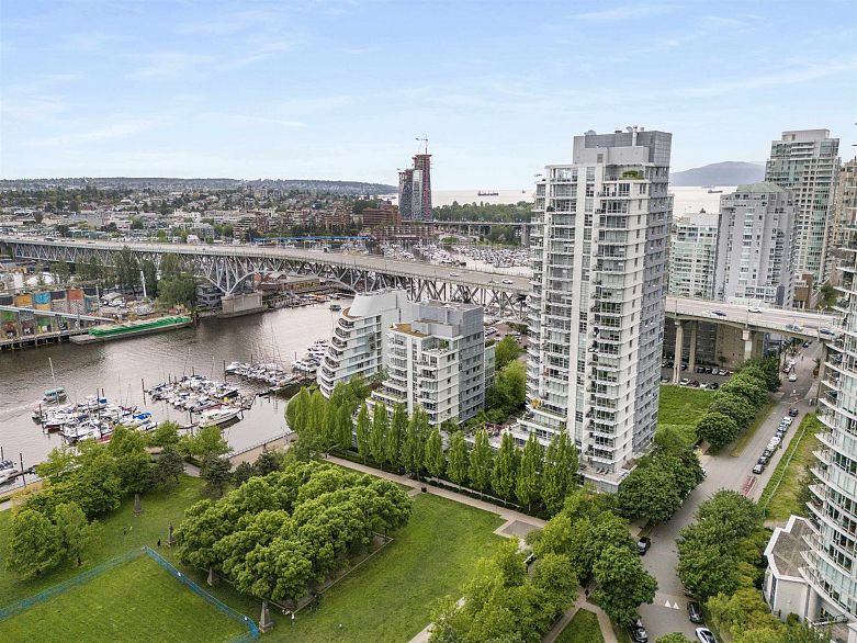 605 633 Kinghorne Mews