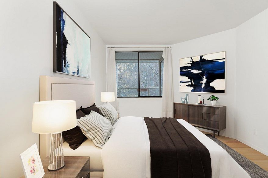 301 1080 Broughton Street