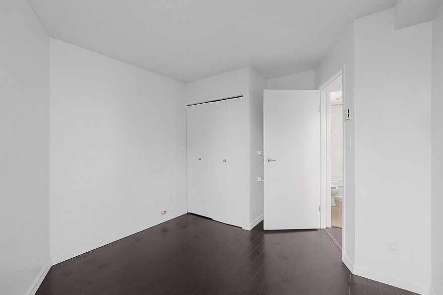 1704 555 Jervis Street