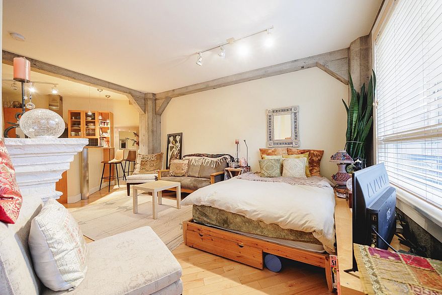 210 1216 Homer Street