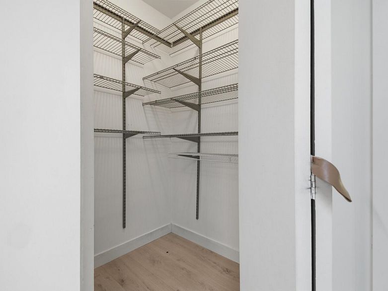 PH6 688 E 17th Avenue