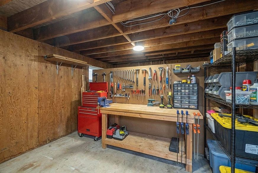 2156 E Pender Street