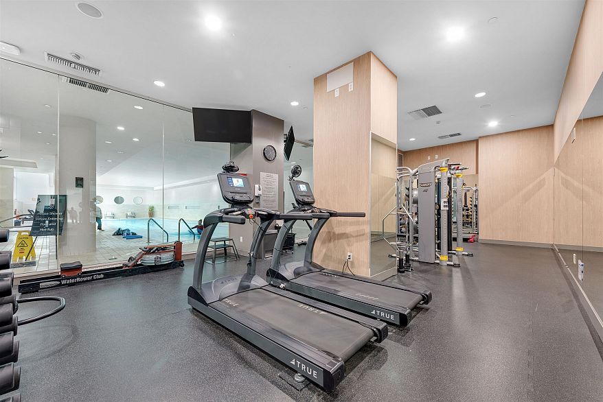 605 633 Kinghorne Mews