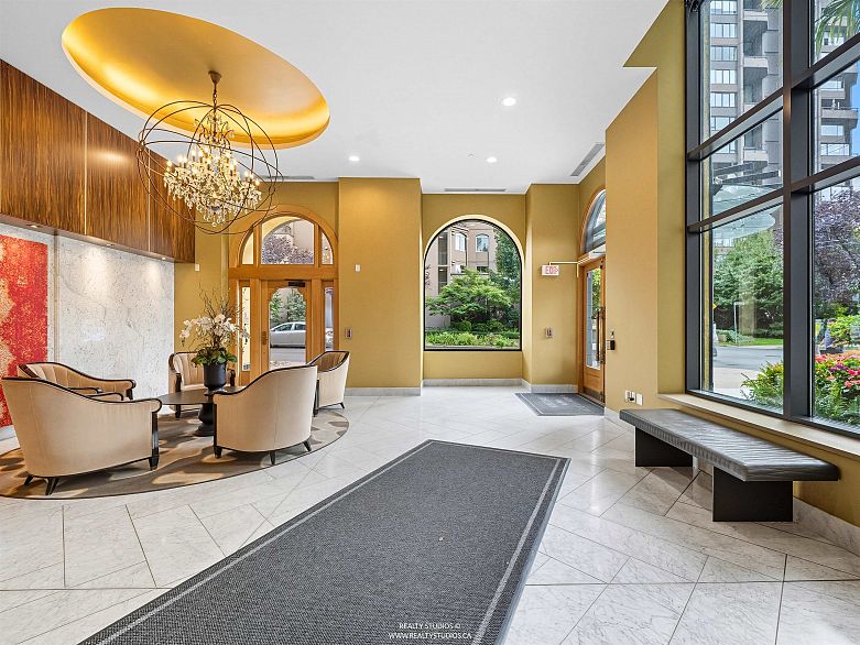 905 1221 Bidwell Street