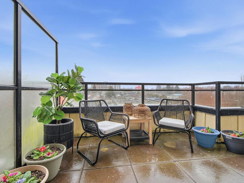 PH6 688 E 17th Avenue