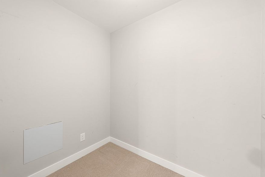 605 633 Kinghorne Mews