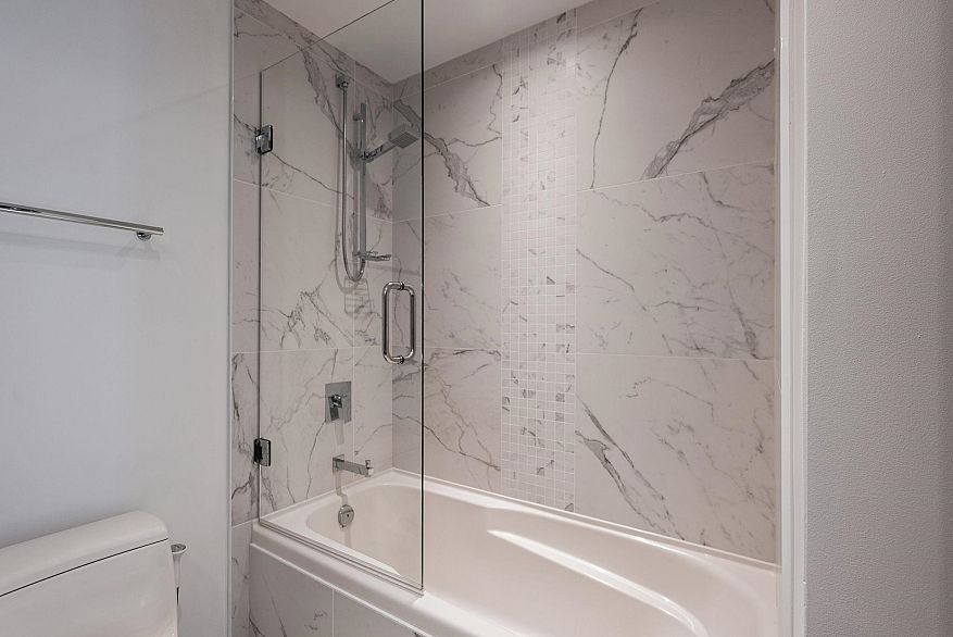 3404 938 Nelson Street