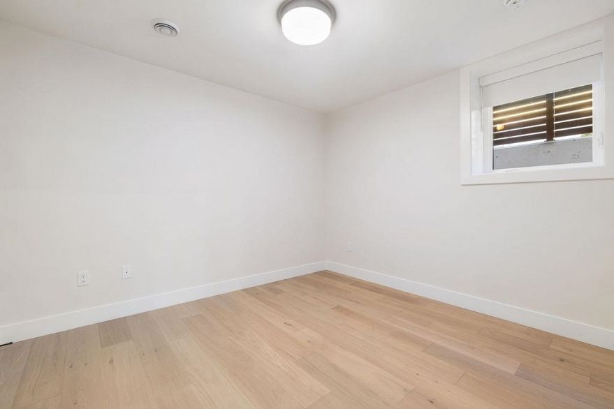 1 1933 Templeton Drive