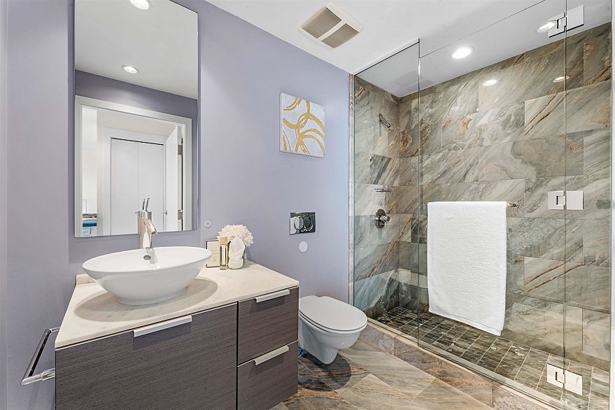 2107 1111 Alberni Street