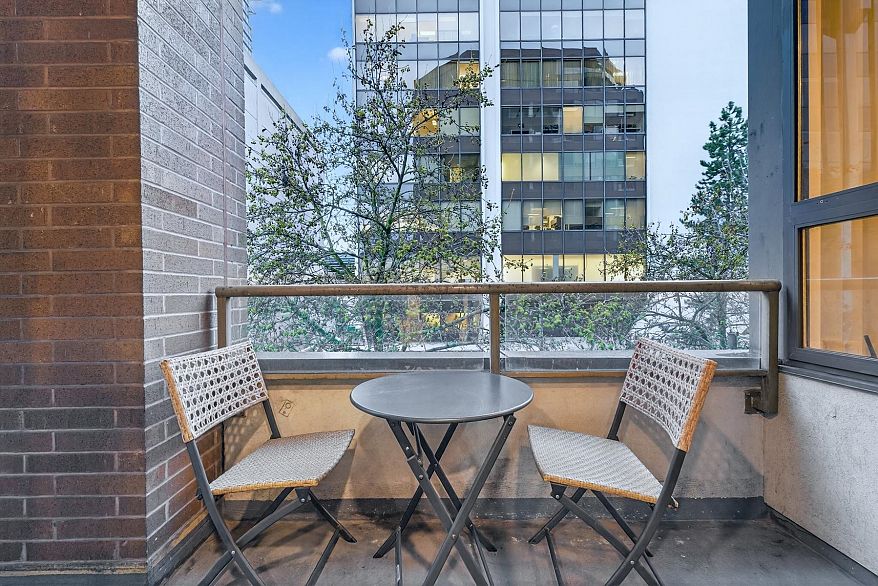 311 1010 Howe Street