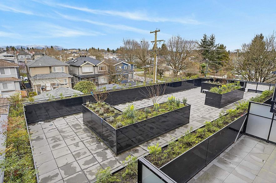 406 6485 Manitoba Street