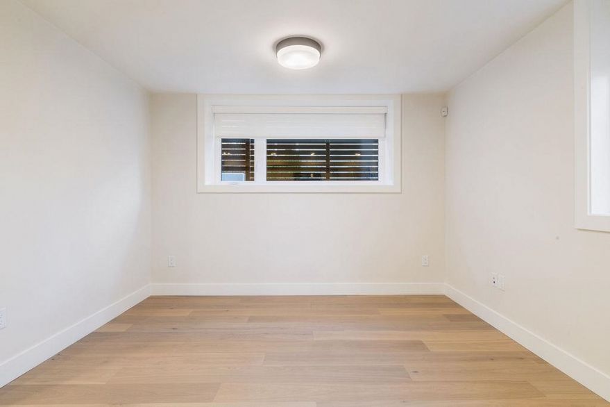 1 1933 Templeton Drive