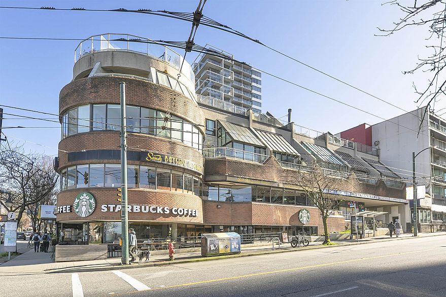 301 1080 Broughton Street