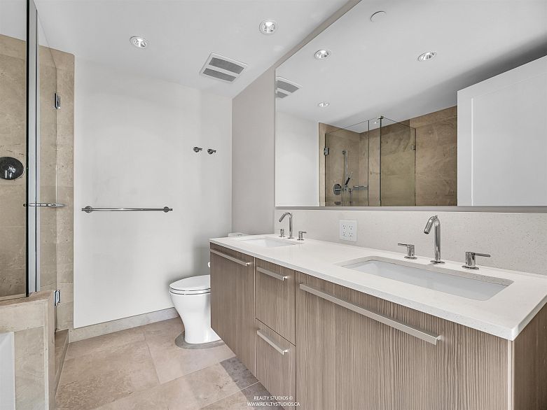 905 1221 Bidwell Street