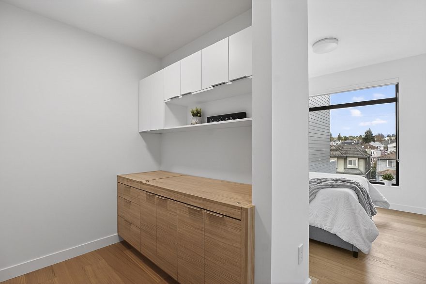 406 6485 Manitoba Street