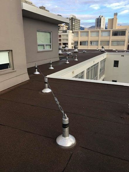 410 1975 Pendrell Street