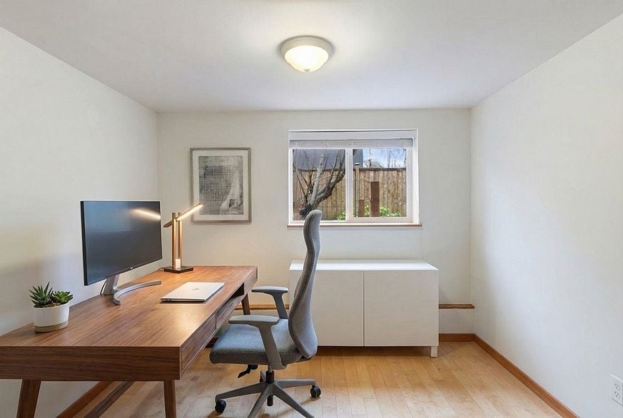 2156 E Pender Street