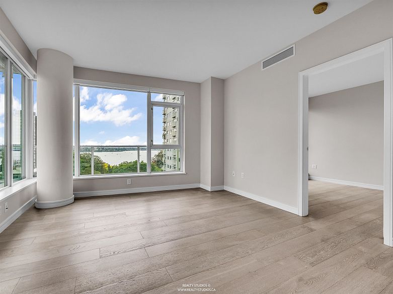 905 1221 Bidwell Street