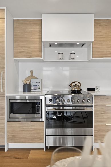 406 6485 Manitoba Street