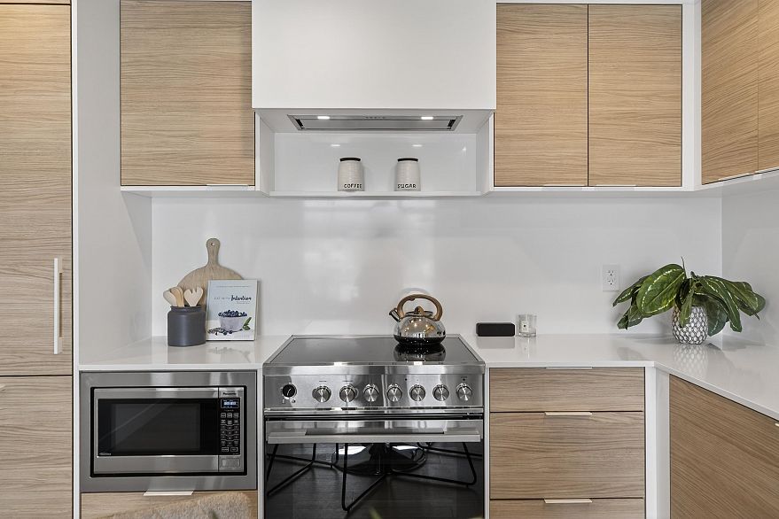 406 6485 Manitoba Street