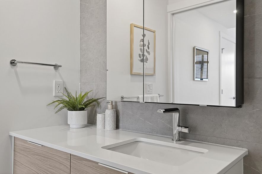 406 6485 Manitoba Street