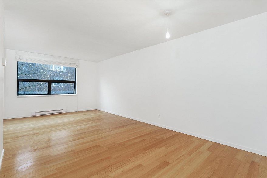 301 1080 Broughton Street