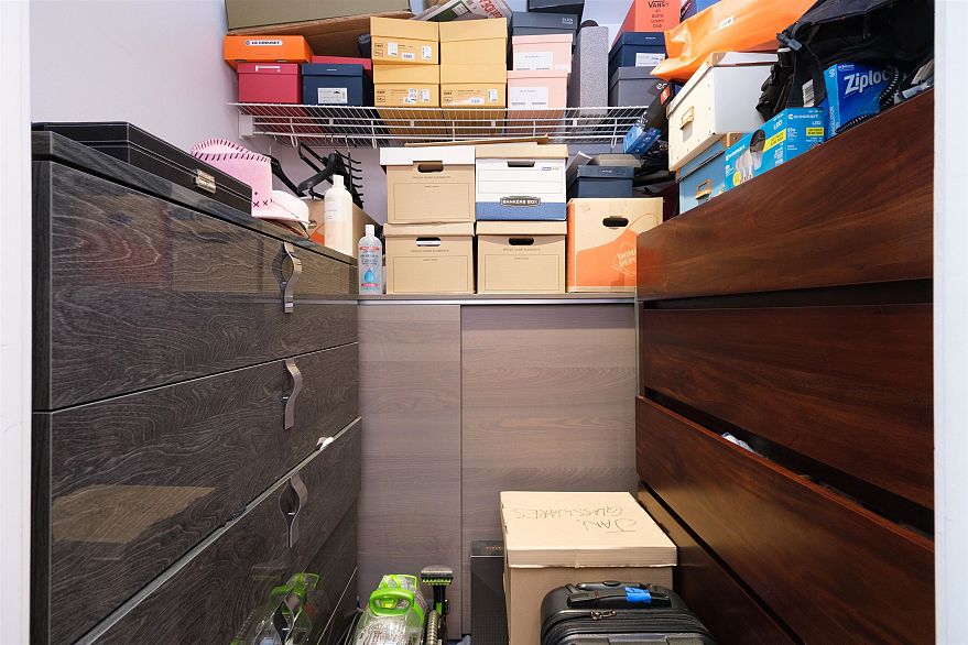 1507 989 Richards Street