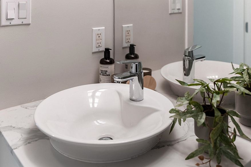 906 1155 Seymour Street