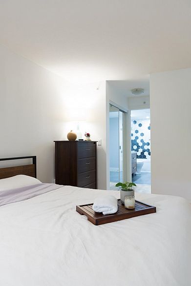 206 2137 W 10th Avenue