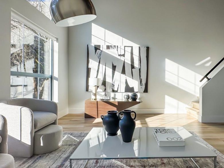 315 336 E 1st Avenue