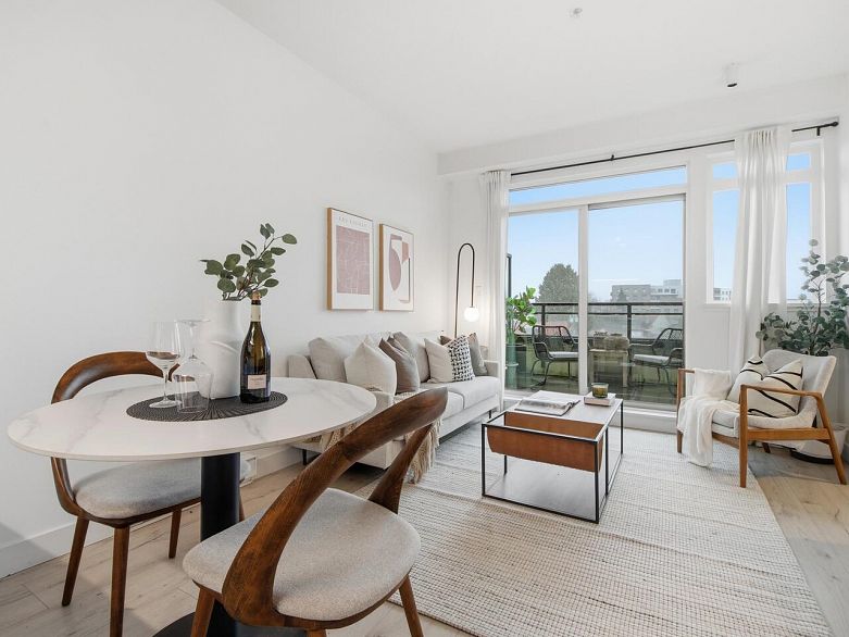 PH6 688 E 17th Avenue