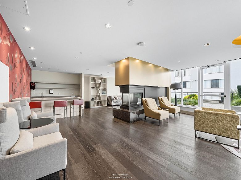 905 1221 Bidwell Street