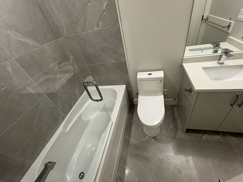 7555 OAK STREET, Vancouver BC V6P 4A4