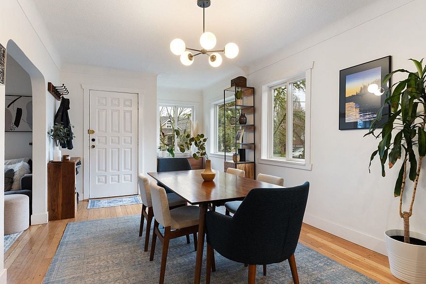 2156 E Pender Street