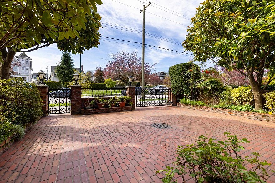 3167 Point Grey Road