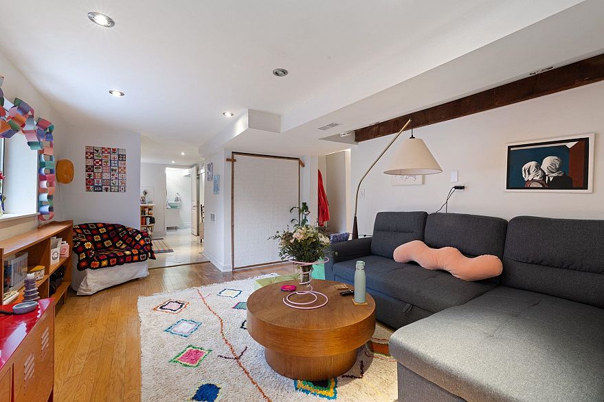 2156 E Pender Street