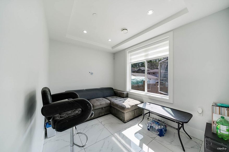 4841 Dumfries Street