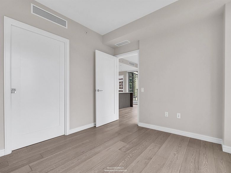 905 1221 Bidwell Street