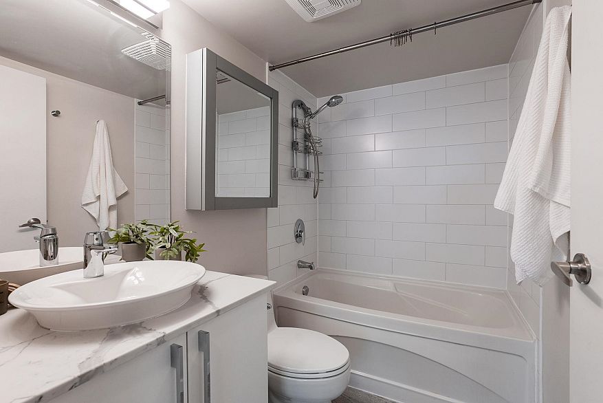 906 1155 Seymour Street