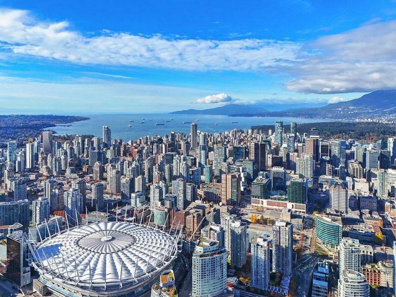 2205 111 W Georgia Street