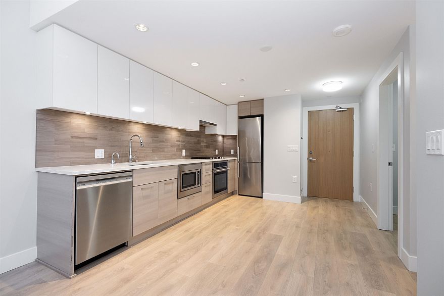 201 3451 Sawmill Crescent