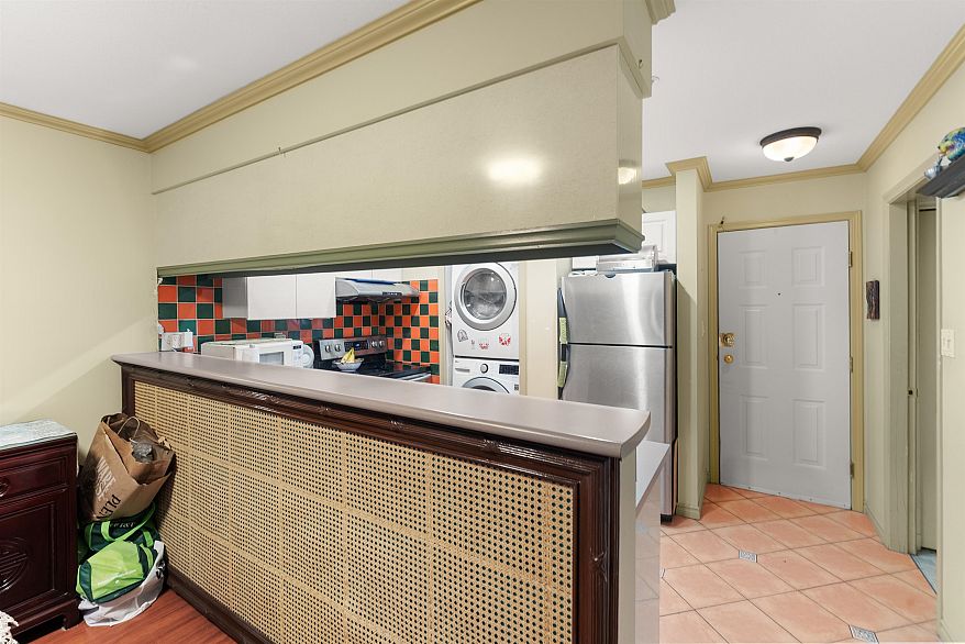 308 1823 E Georgia Street